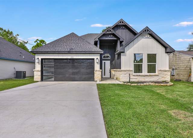 Property at 1107 N Main St, Dayton, TX 77535, 3 beds, 2 baths