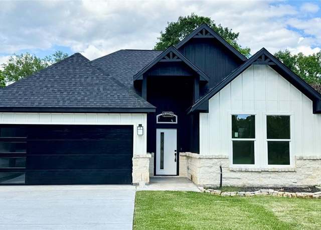 Property at 1107 N Main St, Dayton, TX 77535, 3 beds, 2 baths