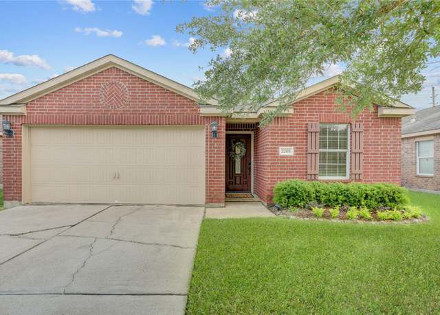 Property at 2203 Golden Topaz Dr, Rosharon, TX 77583, 3 beds, 2 baths