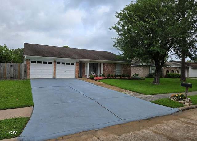 Property at 11834 Mulholland Dr, Meadows Place, TX 77477, 4 beds, 2 baths