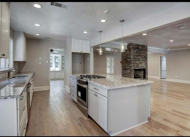 Property at 808 Chimney Rock Rd, Houston, TX 77056, 3 beds, 2.5 baths