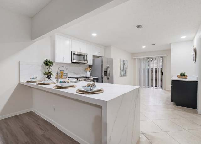 Property at 34 Quiet Peace Pl, The Woodlands, TX 77381, 3 beds, 2 baths