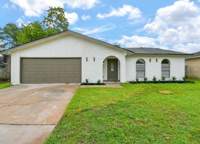 Property at 7227 La Granada Dr, Houston, TX 77083, 4 beds, 2.5 baths