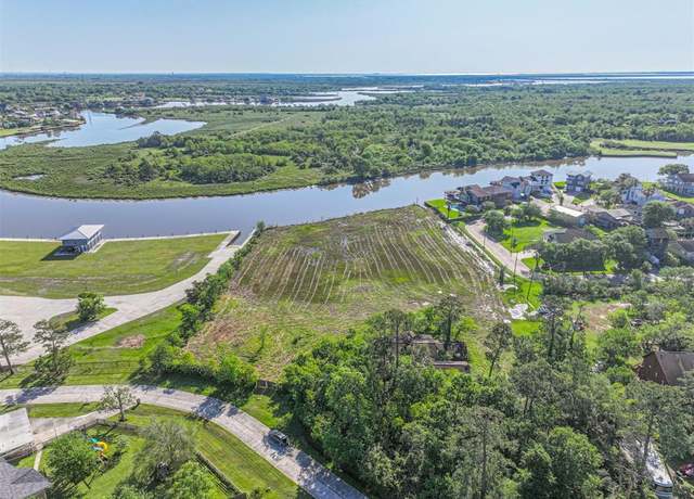 Property at 4419 Leonetti Ln, Dickinson, TX 77539
