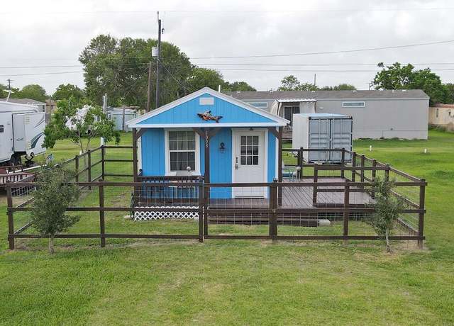 Property at 1008 W Dallas Ave, Seadrift, TX 77983, 1 bed, 1 bath