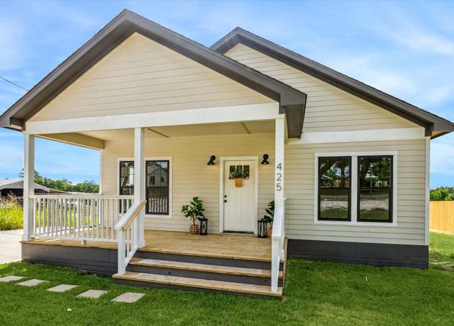 Property at 425 N Holland, Bellville, TX 77418, 3 beds, 2 baths