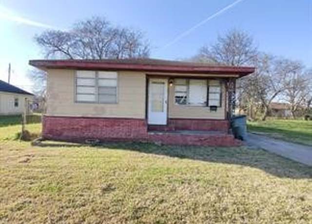 Property at 1233 W Procter St, Port Arthur, TX 77640, 3 beds, 1 bath