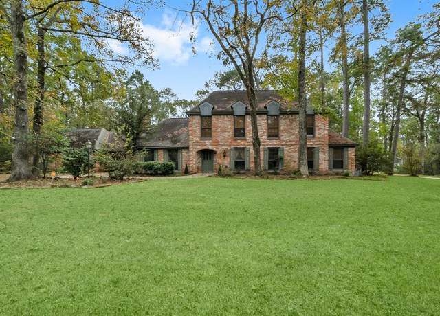 Property at 722 Somerset St, Conroe, TX 77302, 4 beds, 4.5 baths