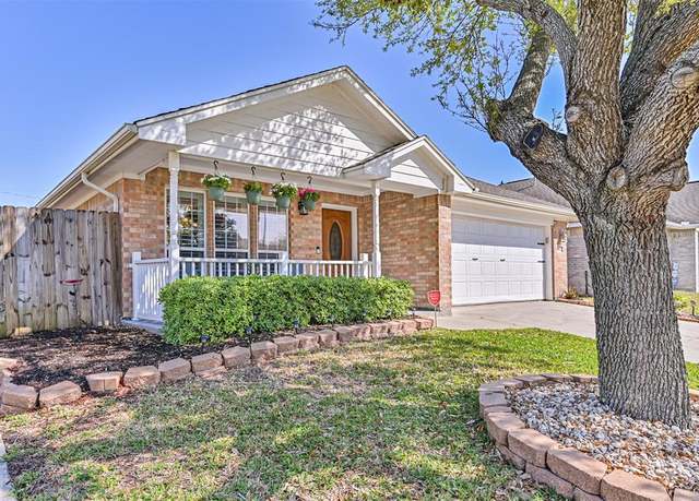 Property at 40 Clara Barton Ln, Galveston, TX 77551, 3 beds, 2 baths