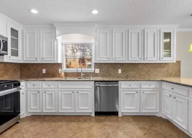 Property at 2030 Willow Wisp Dr, Seabrook, TX 77586, 3 beds, 2 baths