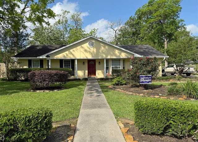 Property at 25 Little John Ln, Dayton, TX 77535, 3 beds, 2 baths