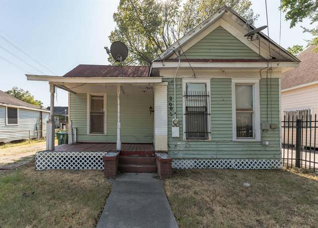 Property at 2005 Chestnut St, Houston, TX 77009, 2 beds, 1 bath