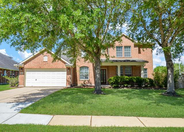 Property at 902 Aqua Vista Ln, Rosenberg, TX 77469, 4 beds, 3.5 baths