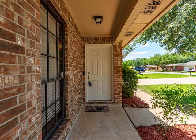 Property at 3014 County Road 855c, Alvin, TX 77511, 3 beds, 2 baths