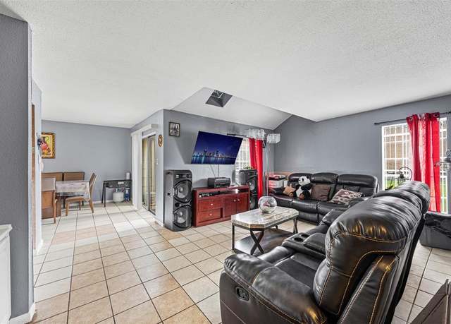 Property at 9090 S Braeswood Blvd #15, Houston, TX 77074, 2 beds, 2.5 baths