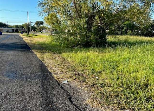 Property at 335 Hemphill St, Texas City, TX 77591