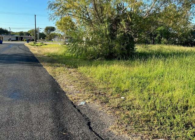 Property at 335 Hemphill St, Texas City, TX 77591