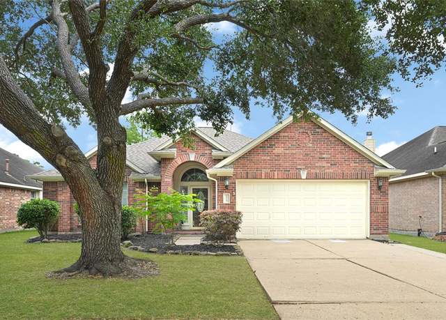 Property at 1815 Gillingham Way, Pasadena, TX 77504, 3 beds, 2 baths