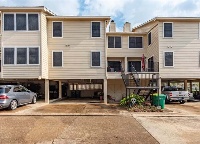 Property at 1910 Harbour Dr, Seabrook, TX 77586, 2 beds, 2.5 baths
