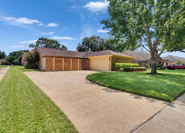 Property at 4926 Gleneagles Dr N, Houston, TX 77084, 3 beds, 2 baths