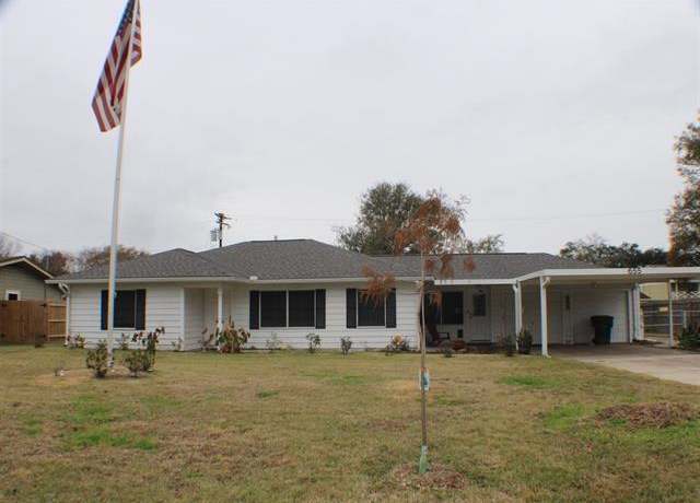 Property at 655 Wade St, Beaumont, TX 77706, 3 beds, 2 baths