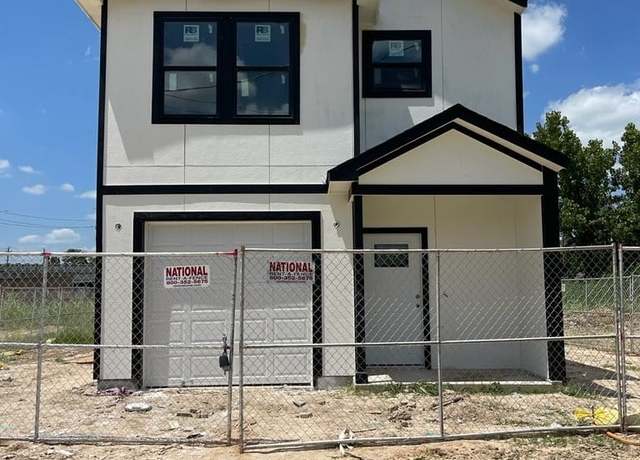 Property at 7101 Weyburn St Unit C, Houston, TX 77028, 3 beds, 2.5 baths