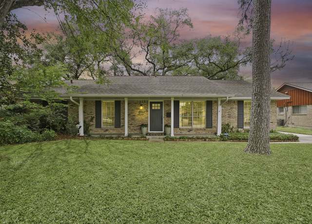 Property at 8007 Roos Rd, Houston, TX 77036, 4 beds, 2 baths