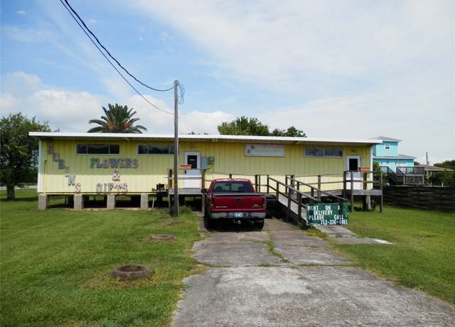 Property at 140 17th St, Dickinson, TX 77539, 0.5 baths