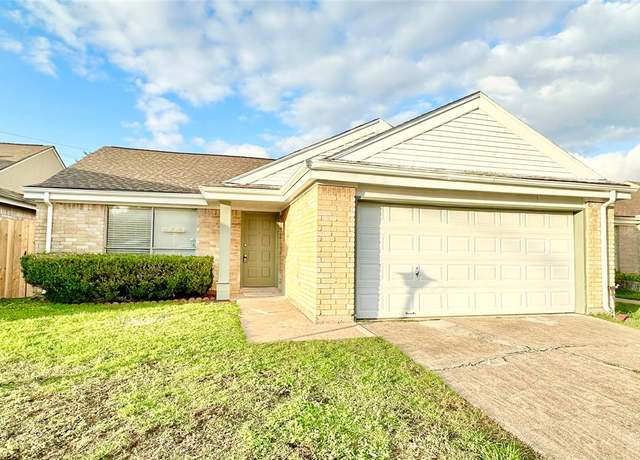 Property at 12906 Village Gate Dr, Houston, TX 77082, 3 beds, 2 baths