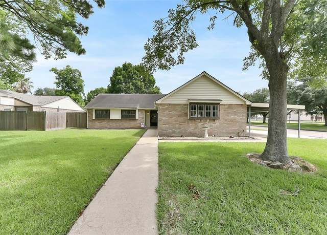 Property at 402 E Lambuth Ln, Deer Park, TX 77536, 4 beds, 2 baths