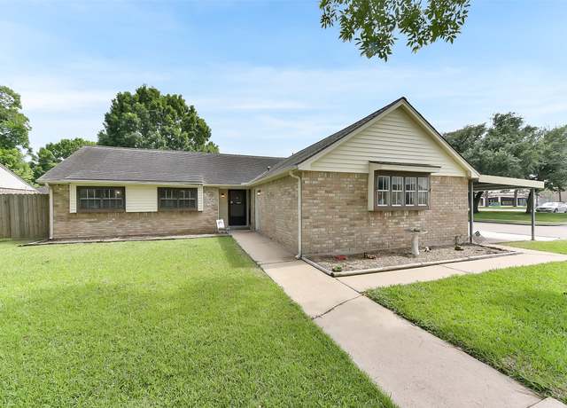 Property at 402 E Lambuth Ln, Deer Park, TX 77536, 4 beds, 2 baths