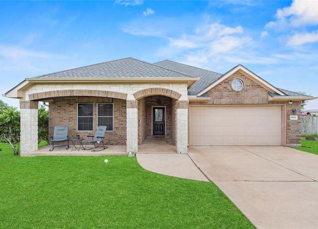 Property at 11003 Emily Ruth Dr, Needville, TX 77461, 3 beds, 2 baths