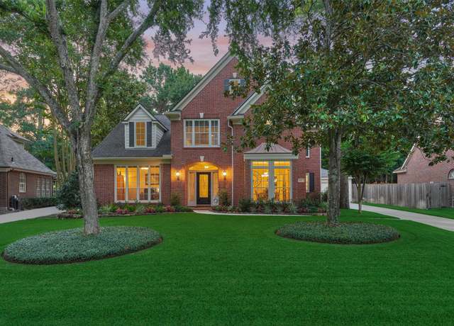 Property at 102 N Floral Leaf, The Woodlands, TX 77381, 4 beds, 3.5 baths