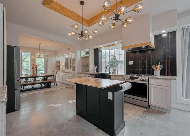 Property at 15610 Township Glen Ln, Cypress, TX 77433, 6 beds, 4 baths