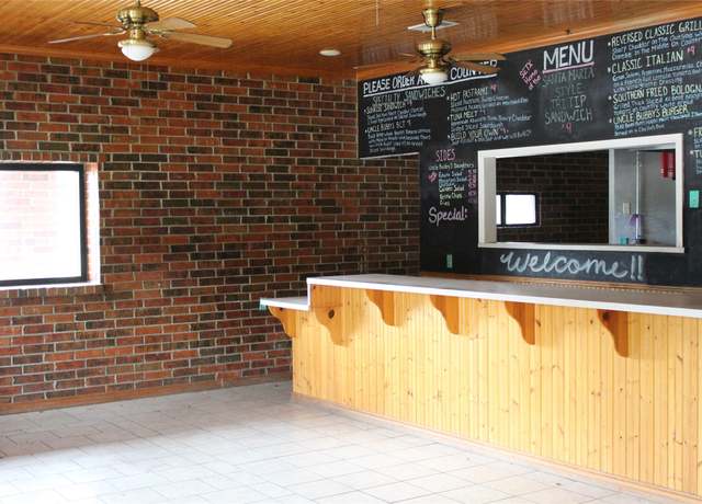 Property at 400 S Main St, Jasper, TX 75951, 2 beds, 2 baths