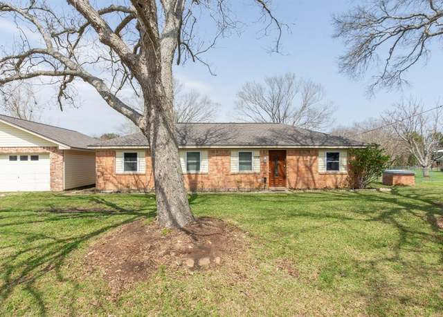 Property at 1108 County Road 481, Brazoria, TX 77422, 3 beds, 2 baths