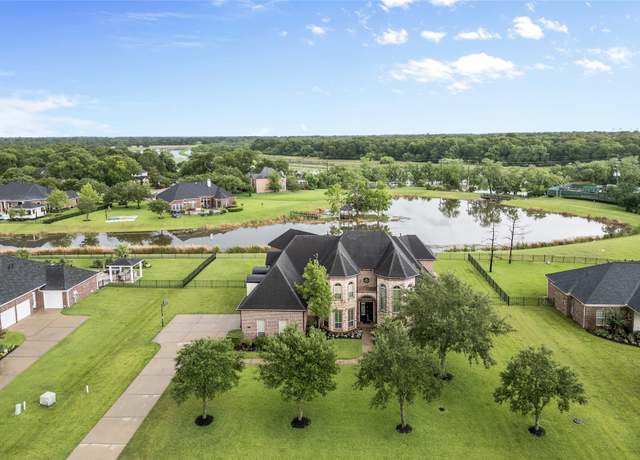 Property at 9030 Royal Crest Ln, Richmond, TX 77469, 5 beds, 4.5 baths