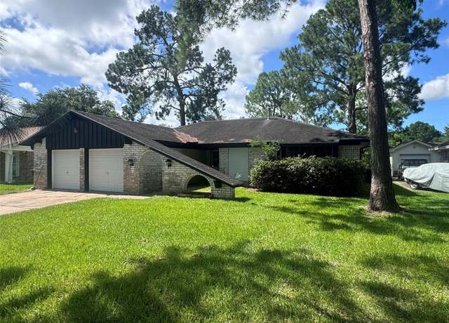 Property at 7910 Jonquil Dr, Texas City, TX 77591, 3 beds, 2 baths