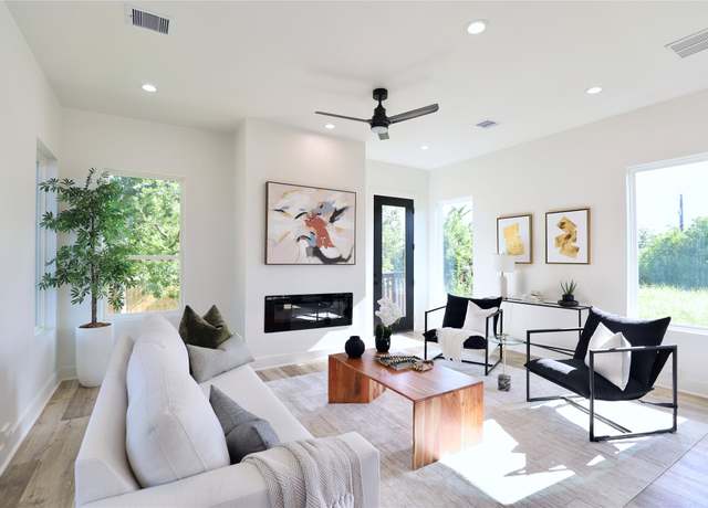 Property at 609 E 38th St, Houston, TX 77022, 3 beds, 2.5 baths