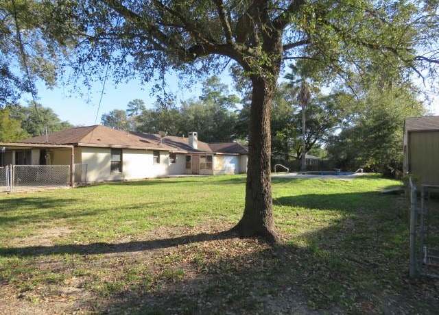 Property at 167 Ridgewood St, Bridge City, TX 77611, 4 beds, 3 baths