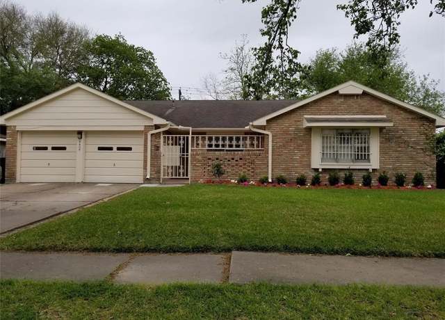 Property at 8806 Leader St, Houston, TX 77036, 6 beds, 5 baths