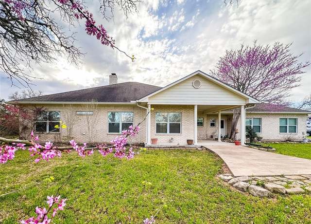 Property at 2146 CR 201 Rd, Weimar, TX 78962, 3 beds, 3 baths