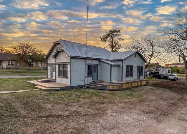 Property at 134 E North St, Goliad, TX 77963, 3 beds, 2 baths