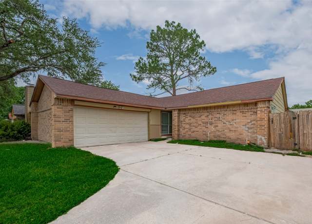 Property at 16250 Rancho Blanco Dr, Houston, TX 77083, 5 beds, 2 baths
