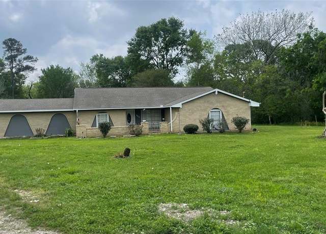 Property at 841 W Dallas St, Fresno, TX 77545, 3 beds, 2 baths