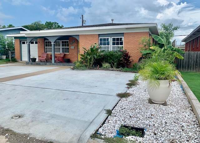 Property at 1114 Bayou Cir, Galveston, TX 77551, 3 beds, 2 baths