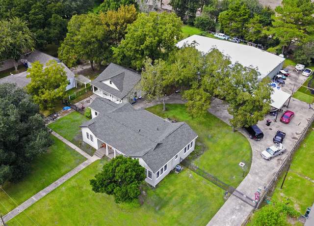 Property at 1507 Brooks Ave, Rosenberg, TX 77471, 3 beds, 2 baths
