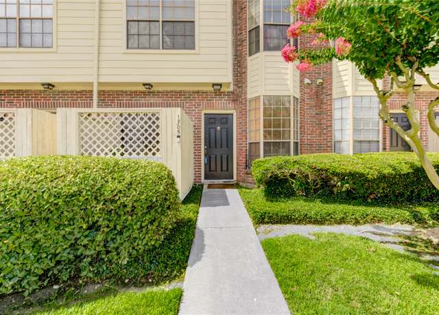 Property at 2121 El Paseo St #1305, Houston, TX 77054, 1 bed, 1.5 baths