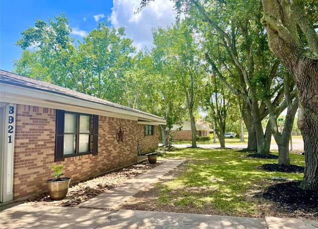 Property at 3921 Doris St, Bay City, TX 77414, 3 beds, 2.5 baths