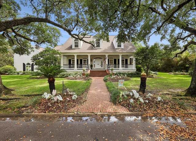 Property at 1007 Pine Ave, Orange, TX 77630, 4 beds, 3.5 baths